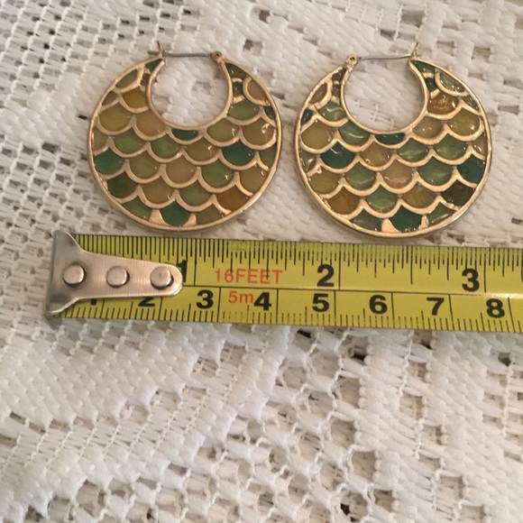 Apt. 9 Fish Scale Earrings - Picture 4 of 4